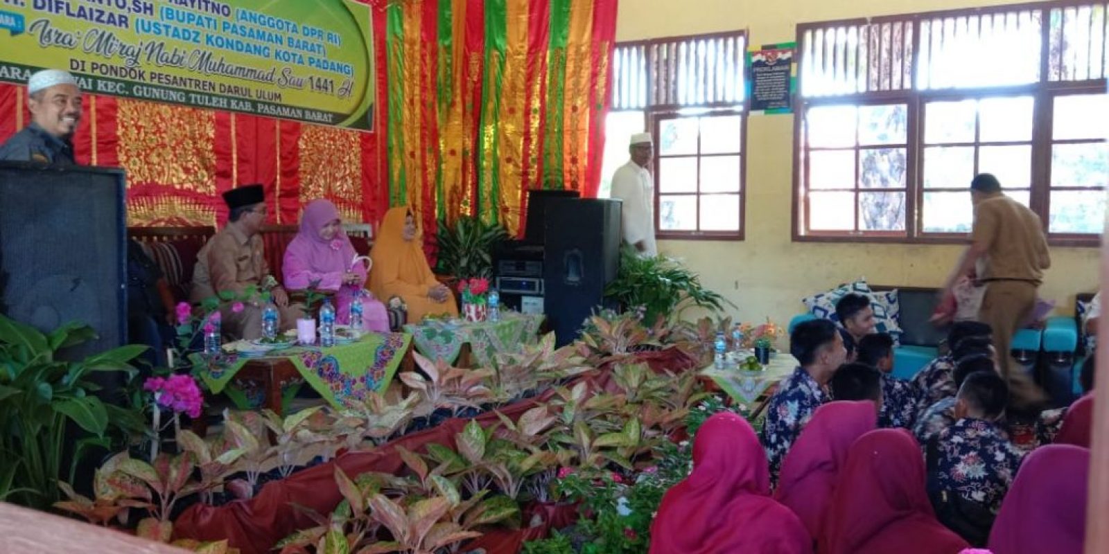 Nevi Zuairina Siap Bantu Lulusan Ponpes Berwiraswasta