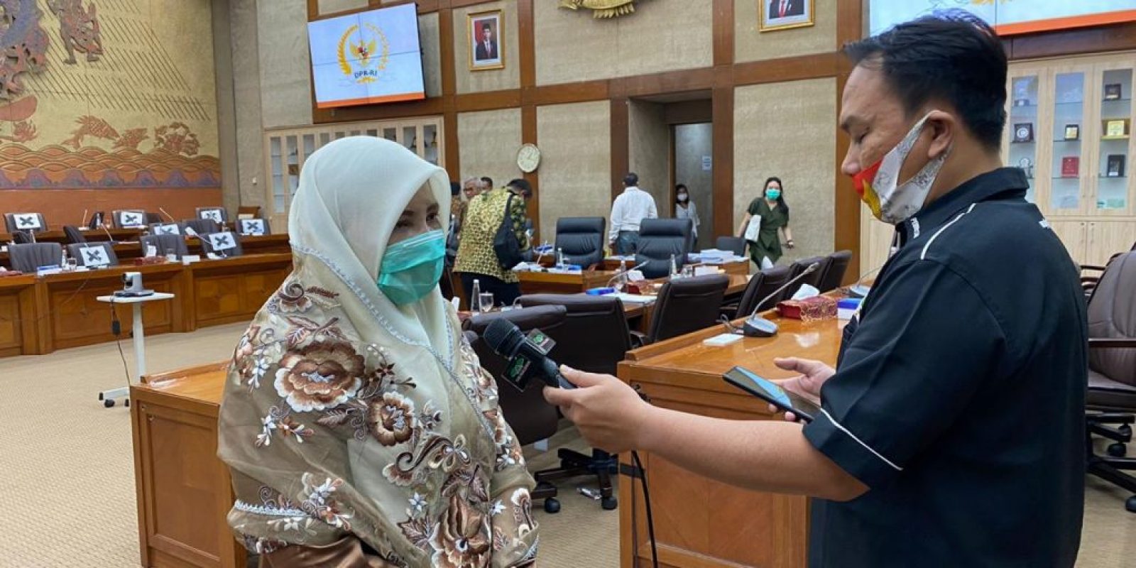 Anggota-Komisi-VI-HARKOPNAS-Pemerintah-Perlu-Berperan-Lebih-Pada-Pengembangan-Koperasi-Syariah-2