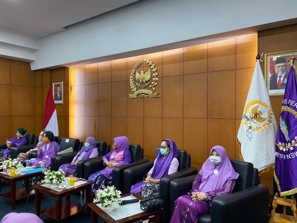 Pengukuhan KPPRI, Nevi Harap Perempuan di Parlemen Melanjutkan Cita-Cita Katini Memajukan Indonesia