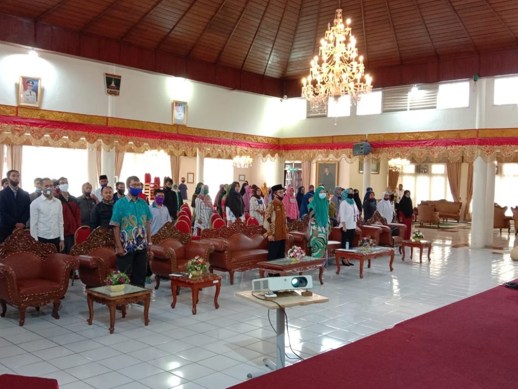 Reses Nevi Zuairina Pelaku Usaha Mesti Beradaptasi Aman Covid-19 agar Produktif