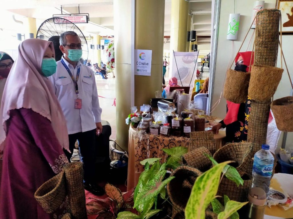 Nevi Zuairina Membuka Pameran UMKM di BIM Untuk Memeriahkan MTQ Nasional di Sumbar
