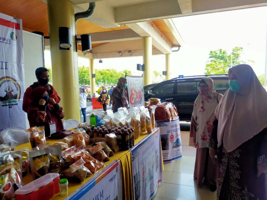Nevi Zuairina Membuka Pameran UMKM di BIM Untuk Memeriahkan MTQ Nasional di Sumbar