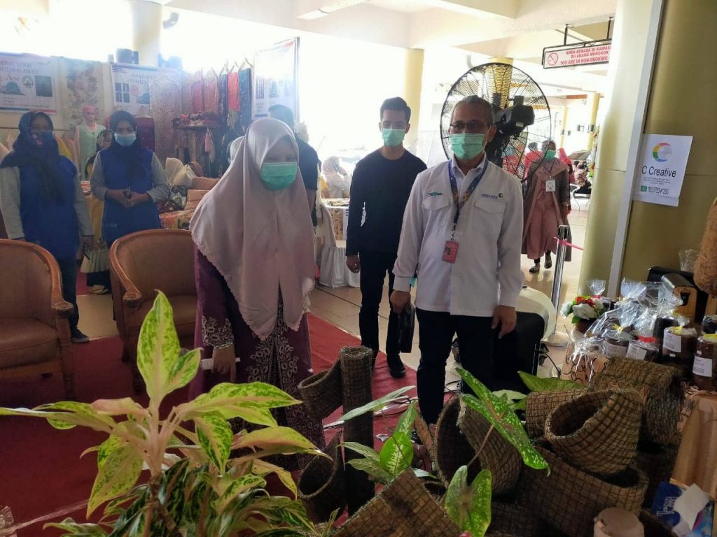 Nevi Zuairina Membuka Pameran UMKM di BIM Untuk Memeriahkan MTQ Nasional di Sumbar