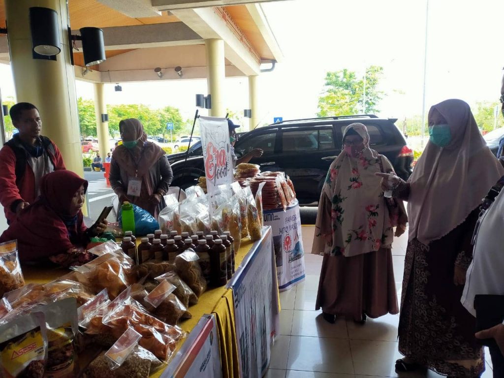 Nevi Zuairina Membuka Pameran UMKM di BIM Untuk Memeriahkan MTQ Nasional di Sumbar