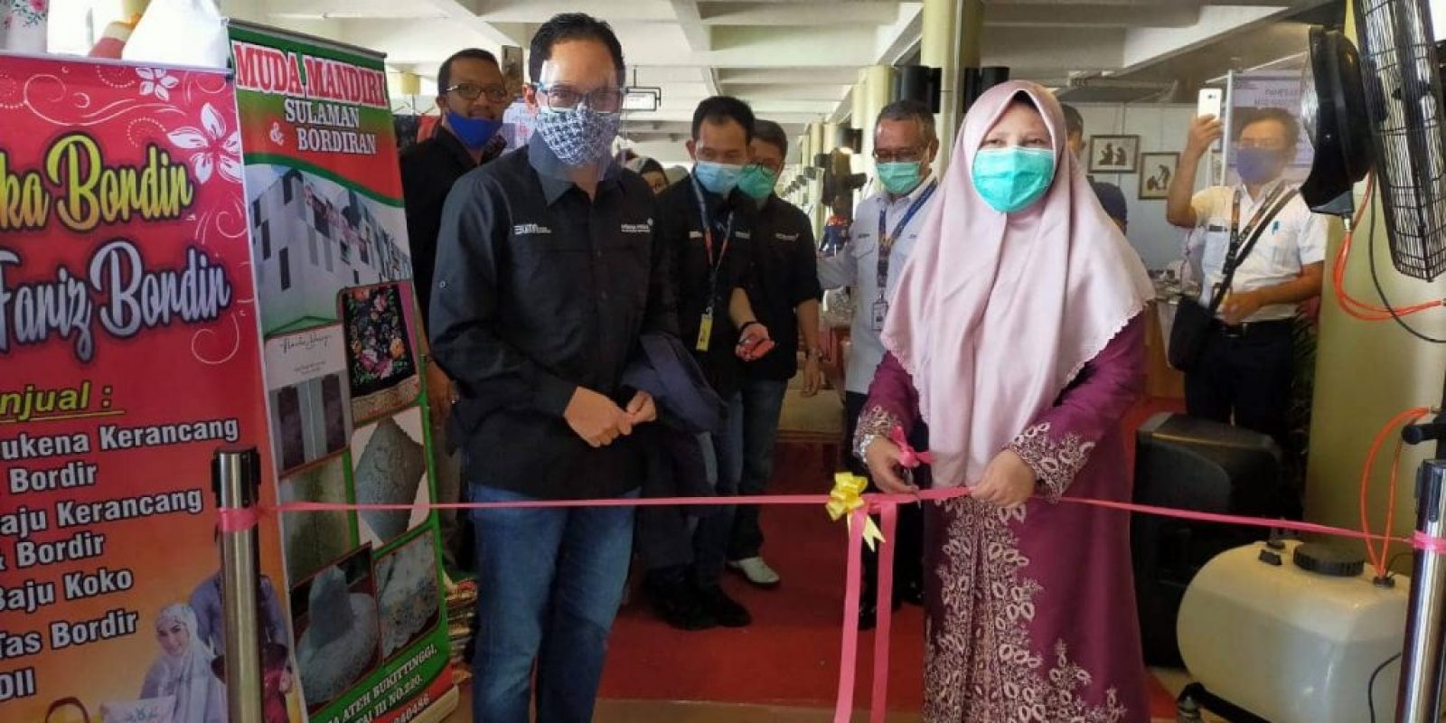 Nevi Zuairina Membuka Pameran UMKM di BIM Untuk Memeriahkan MTQ Nasional di Sumbar