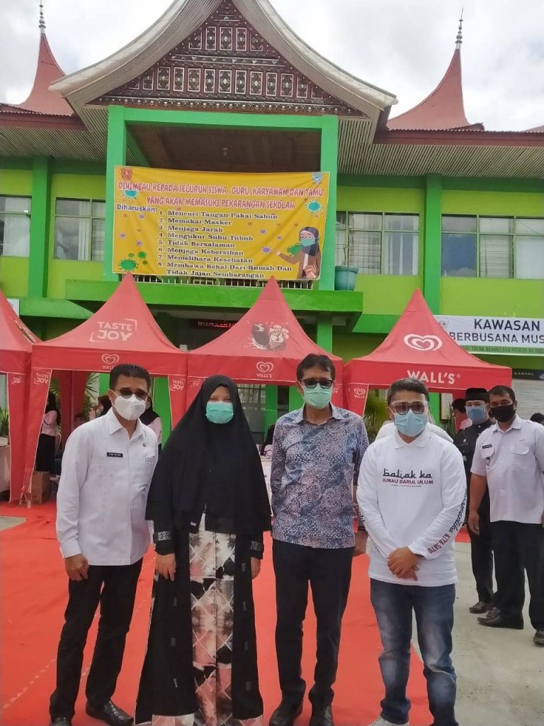 Nevi Zuairina Menghadiri Peresmian Surau Darul 'Ulum SMAN 1 Tilatang Kamang