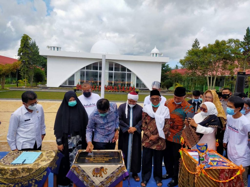 Nevi Zuairina Menghadiri Peresmian Surau Darul 'Ulum SMAN 1 Tilatang Kamang