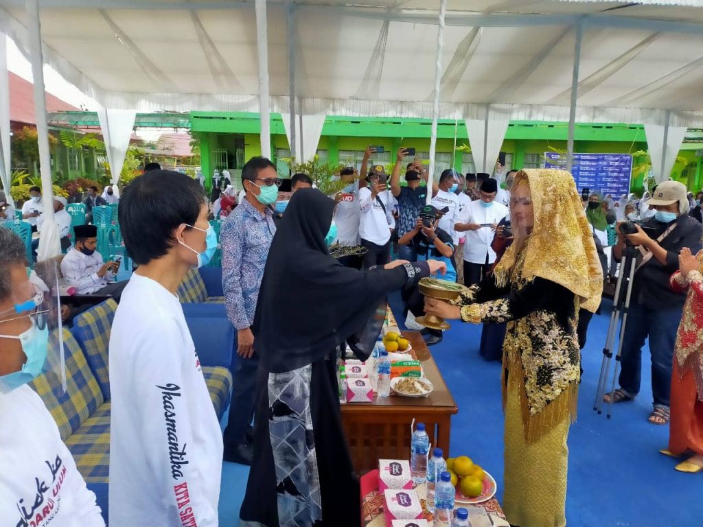 Nevi Zuairina Menghadiri Peresmian Surau Darul 'Ulum SMAN 1 Tilatang Kamang