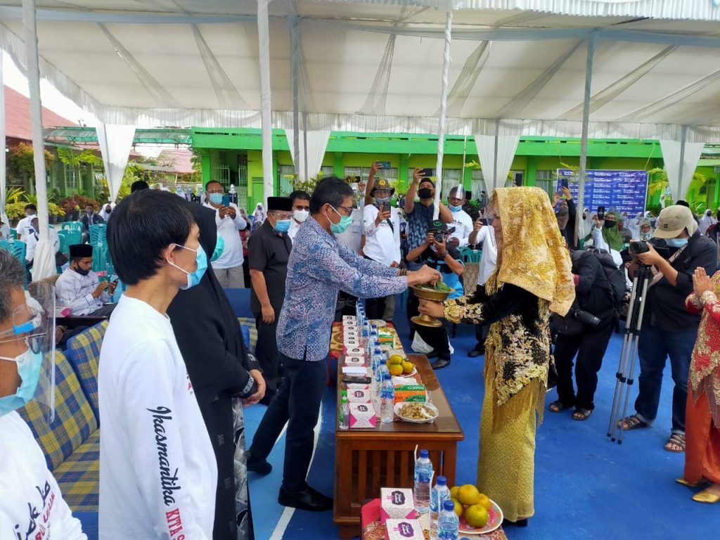 Nevi Zuairina Menghadiri Peresmian Surau Darul 'Ulum SMAN 1 Tilatang Kamang