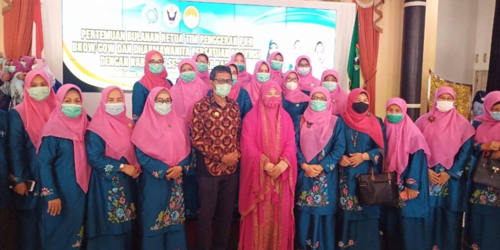 Nevi Zuairina Pamitan pada Acara TP PKK Provinsi Sumbar