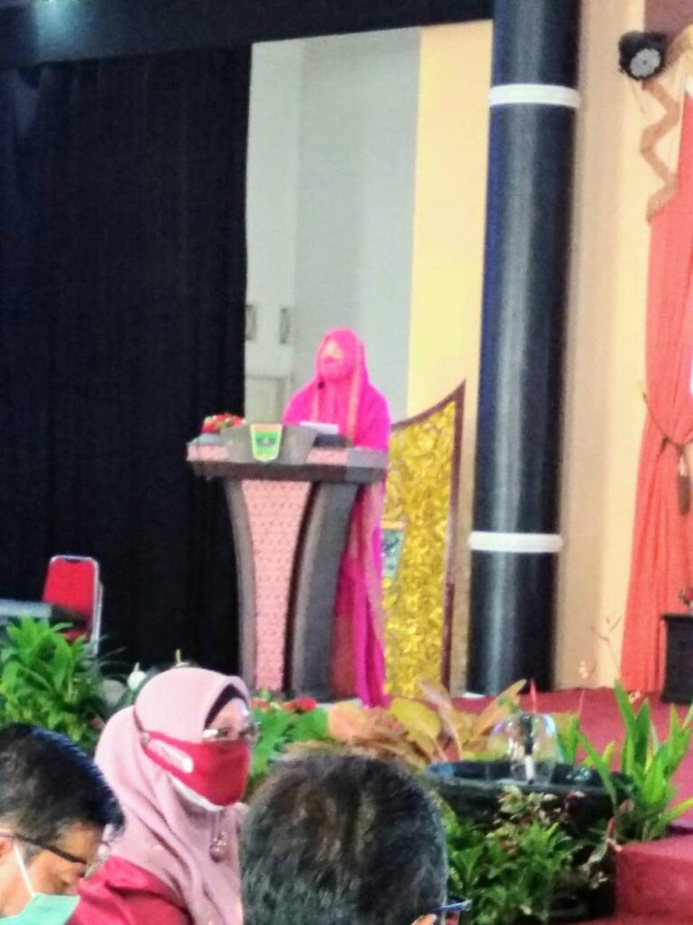 Nevi Zuairina Pamitan pada Acara TP PKK Provinsi Sumbar