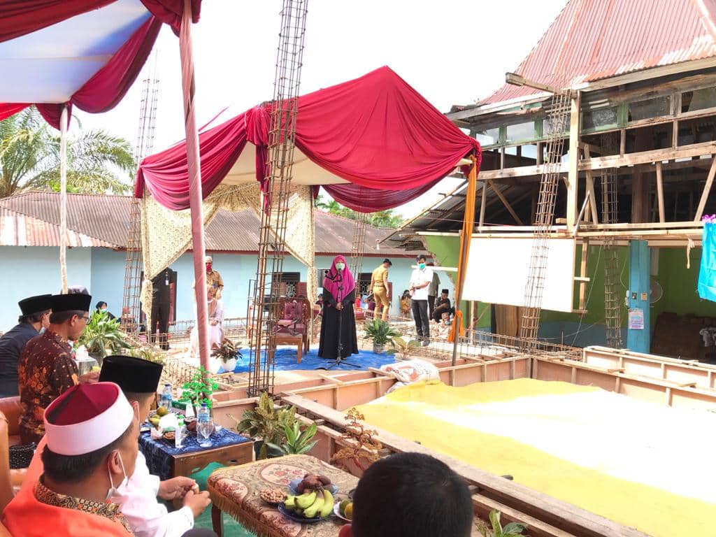 Peletakan Batu Pertama Masjid Al Kautsar di Pasaman, Nevi Zuairina Komitmen dengan Program Kerjanya