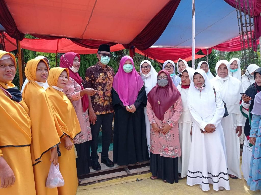 Peletakan Batu Pertama Masjid Al Kautsar di Pasaman, Nevi Zuairina Komitmen dengan Program Kerjanya