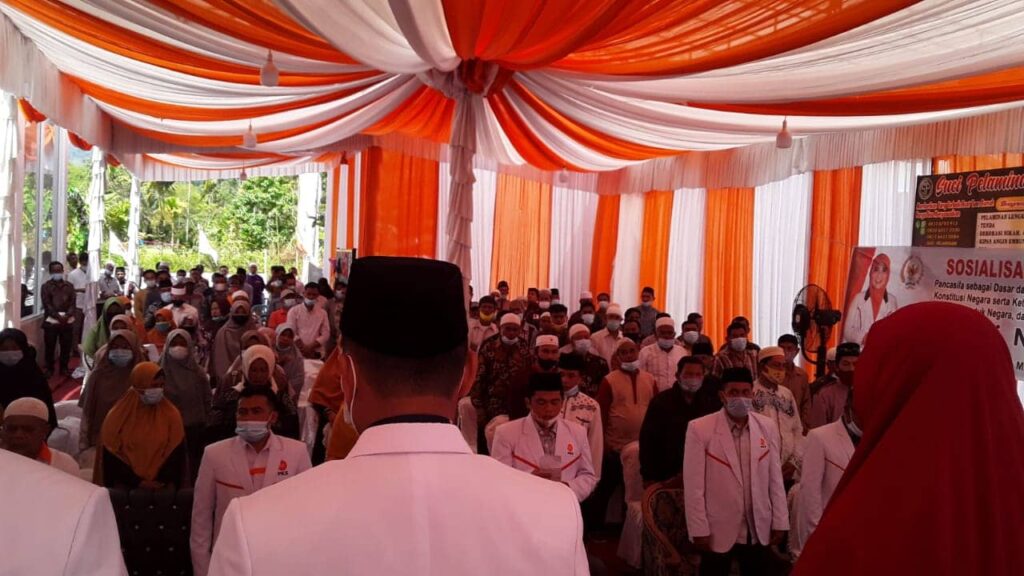 Bertemu Struktur dan Anggota PKS Kabupaten Pasaman, Nevi Zuairina Mengatakan SKB Tiga Menteri Akan Semakin Bagus Bila Mengakomodir Nilai-Nilai Kearifan Lokal
