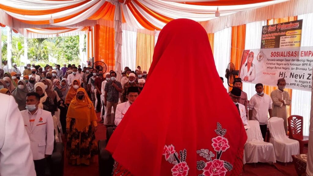 Bertemu Struktur dan Anggota PKS Kabupaten Pasaman, Nevi Zuairina Mengatakan SKB Tiga Menteri Akan Semakin Bagus Bila Mengakomodir Nilai-Nilai Kearifan Lokal
