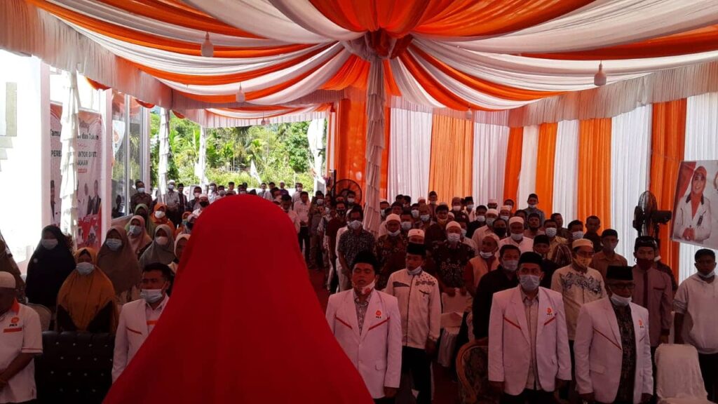 Bertemu Struktur dan Anggota PKS Kabupaten Pasaman, Nevi Zuairina Mengatakan SKB Tiga Menteri Akan Semakin Bagus Bila Mengakomodir Nilai-Nilai Kearifan Lokal