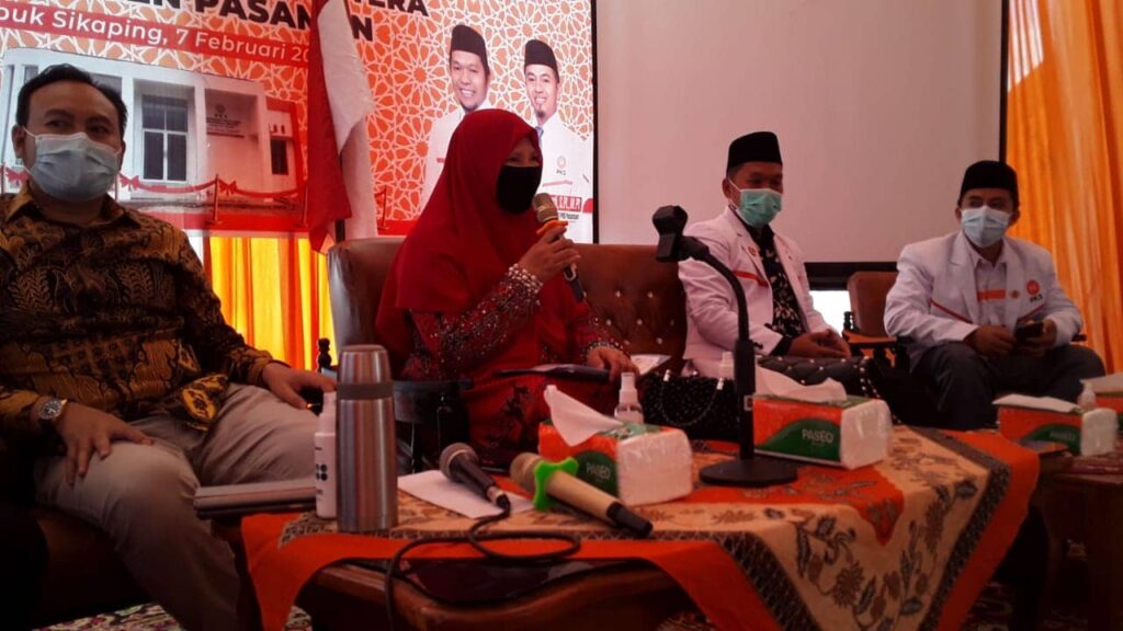 Bertemu Struktur dan Anggota PKS Kabupaten Pasaman, Nevi Zuairina Mengatakan SKB Tiga Menteri Akan Semakin Bagus Bila Mengakomodir Nilai-Nilai Kearifan Lokal