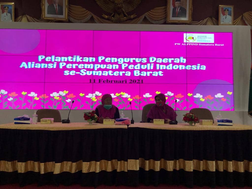 Nevi Zuairina Ketua ALPPIND Sumbar Hadiri Pelantikan Pengurus 19 Kabupaten Kota di Sumatera Barat