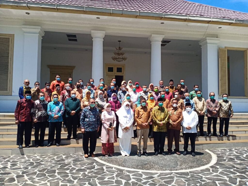 Nevi Zuarina Menghadiri Acara Serah Terima Jabatan Gubernur Sumatera Barat Kepada PLH