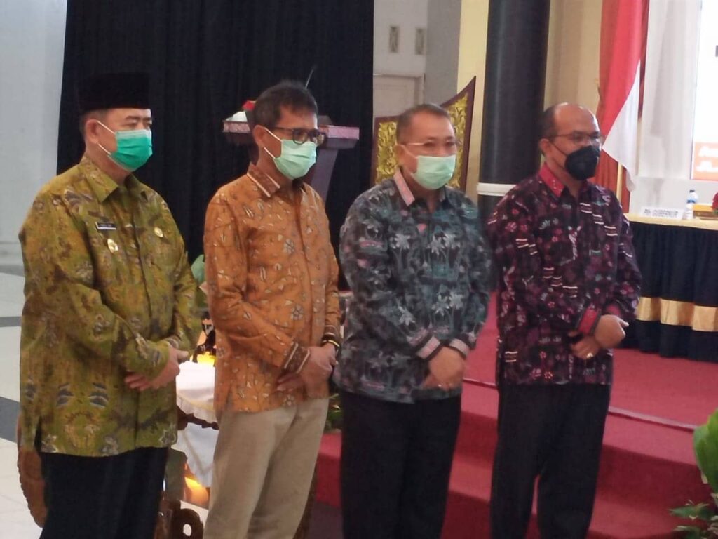 Nevi Zuarina Menghadiri Acara Serah Terima Jabatan Gubernur Sumatera Barat Kepada PLH