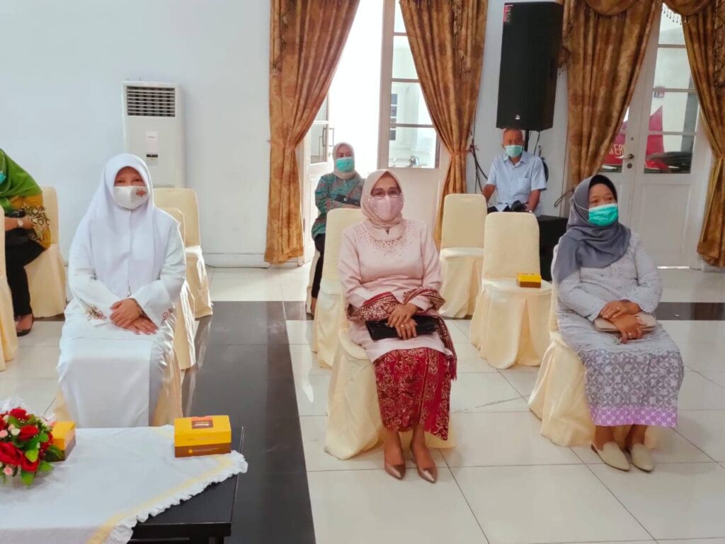Nevi Zuarina Menghadiri Acara Serah Terima Jabatan Gubernur Sumatera Barat Kepada PLH
