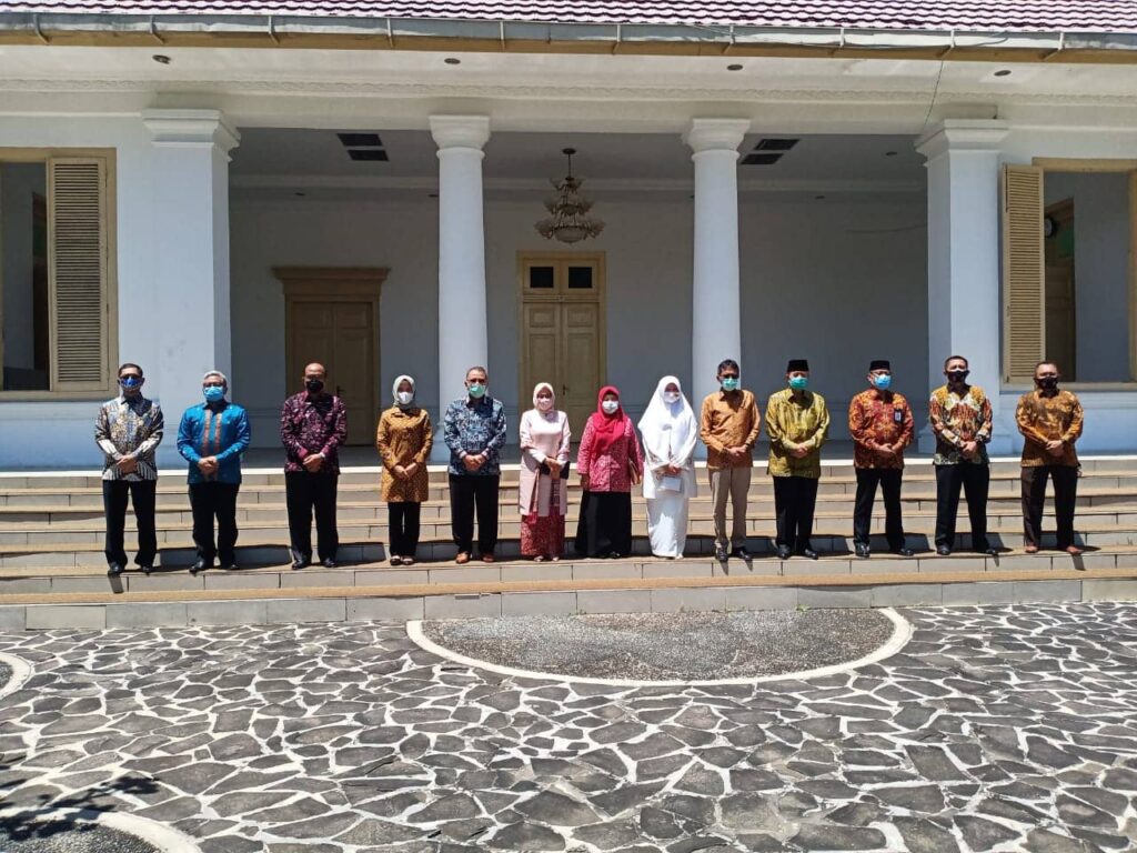 Nevi Zuarina Menghadiri Acara Serah Terima Jabatan Gubernur Sumatera Barat Kepada PLH