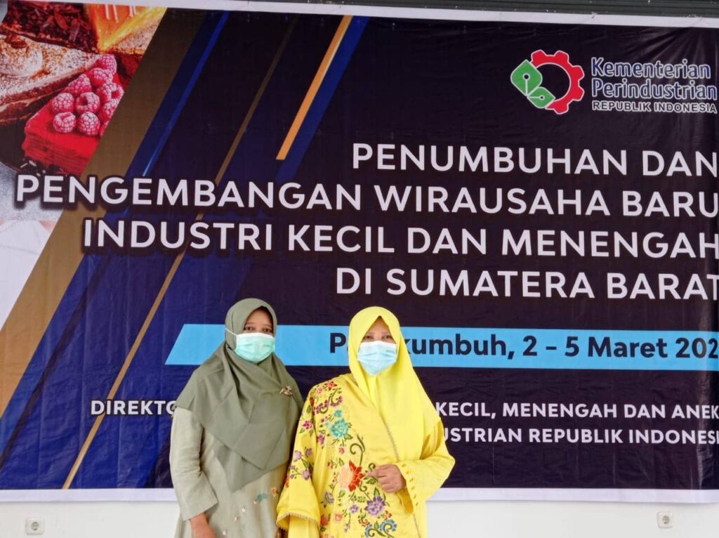 Anggota DPR RI Fraksi PKS Nevi Zuarina Mendampingi Program Pemerintah Untuk 45 IKM di Payakumbuh