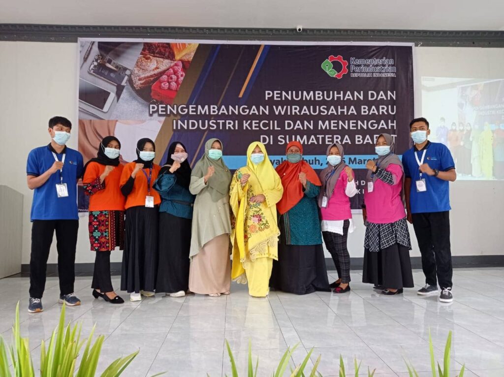 Anggota DPR RI Fraksi PKS Nevi Zuarina Mendampingi Program Pemerintah Untuk 45 IKM di Payakumbuh
