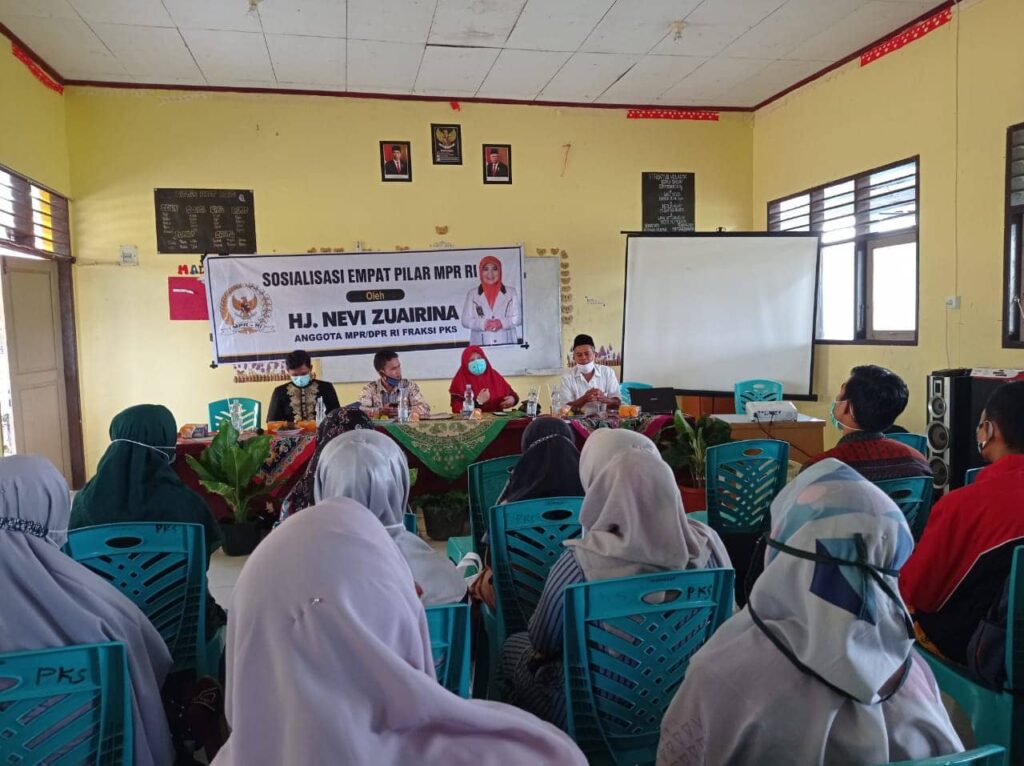 Akhir sidang DPR, Nevi Zuairina Sosialisasi Empat Pilar Berbangsa dan Bernegara Bersama Kaum Milenial