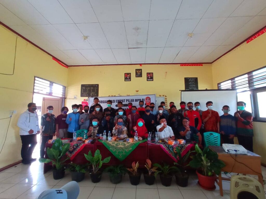 Akhir sidang DPR, Nevi Zuairina Sosialisasi Empat Pilar Berbangsa dan Bernegara Bersama Kaum Milenial