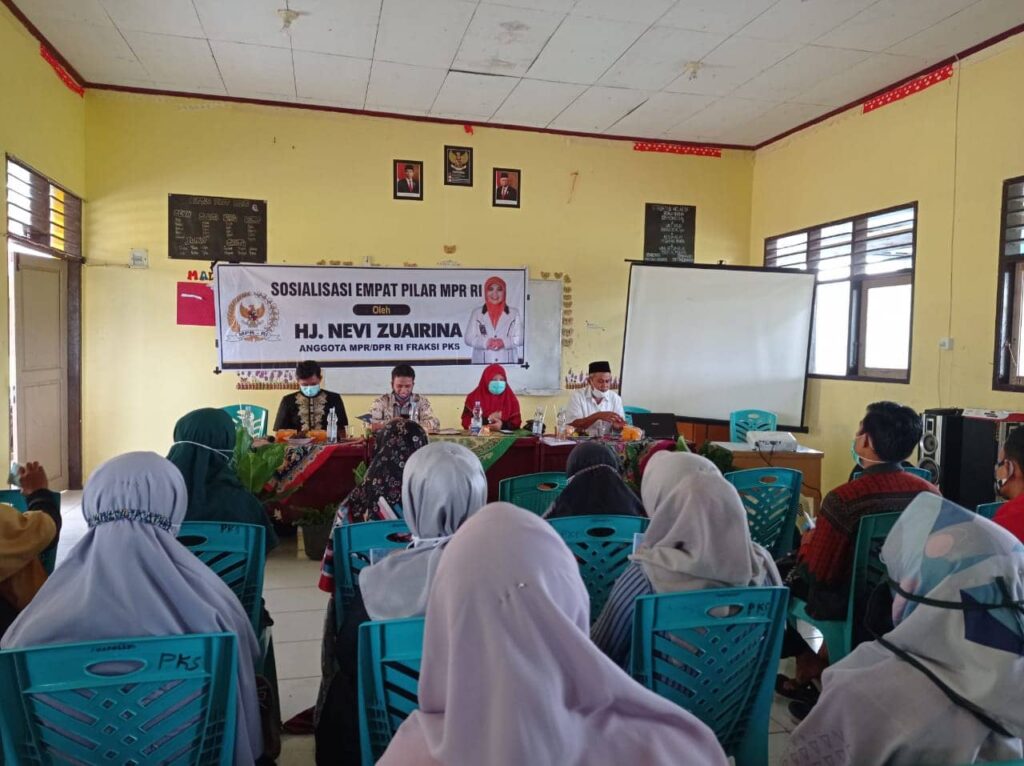Akhir sidang DPR, Nevi Zuairina Sosialisasi Empat Pilar Berbangsa dan Bernegara Bersama Kaum Milenial