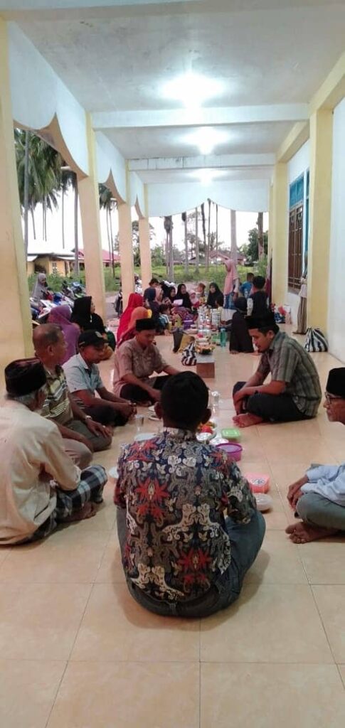Nevi Zuairina Berpartisipasi Program DPP PKS untuk Berbagi 1,9 Juta Takjil yang Dibeli dari UMKM