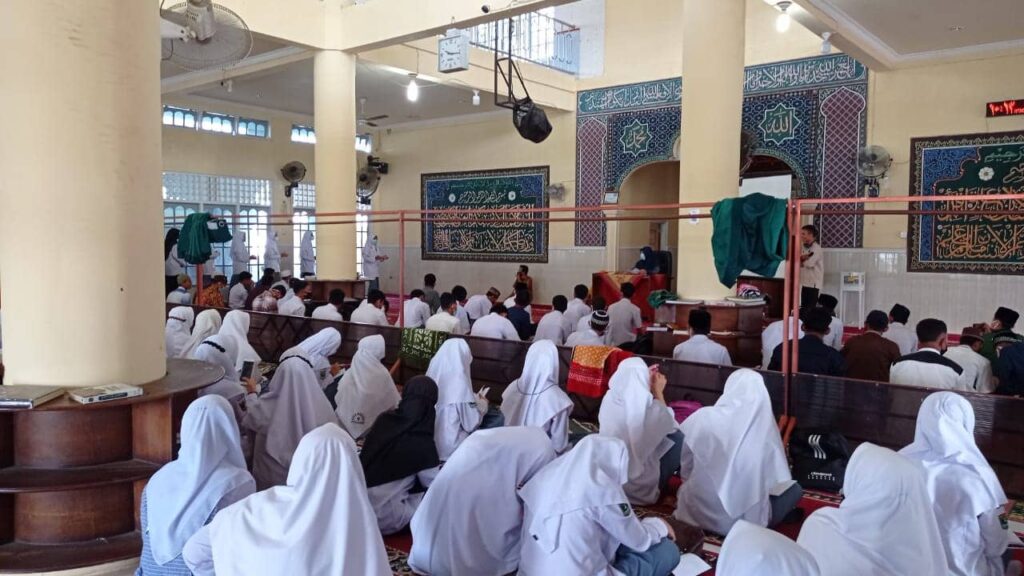 Nevi Zuairina Dialog Bersama Kaum Milenial Sambil Menunggu Berbuka Puasa