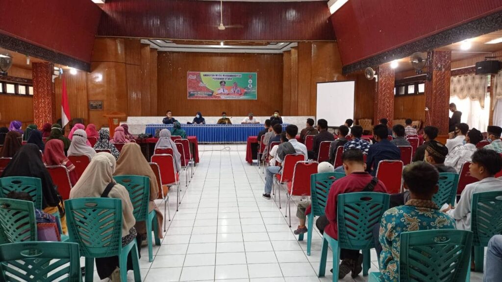Nevi Zuairina Dialog Bersama Kaum Milenial Sambil Menunggu Berbuka Puasa