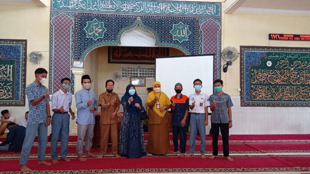 Nevi Zuairina Dialog Bersama Kaum Milenial Sambil Menunggu Berbuka Puasa