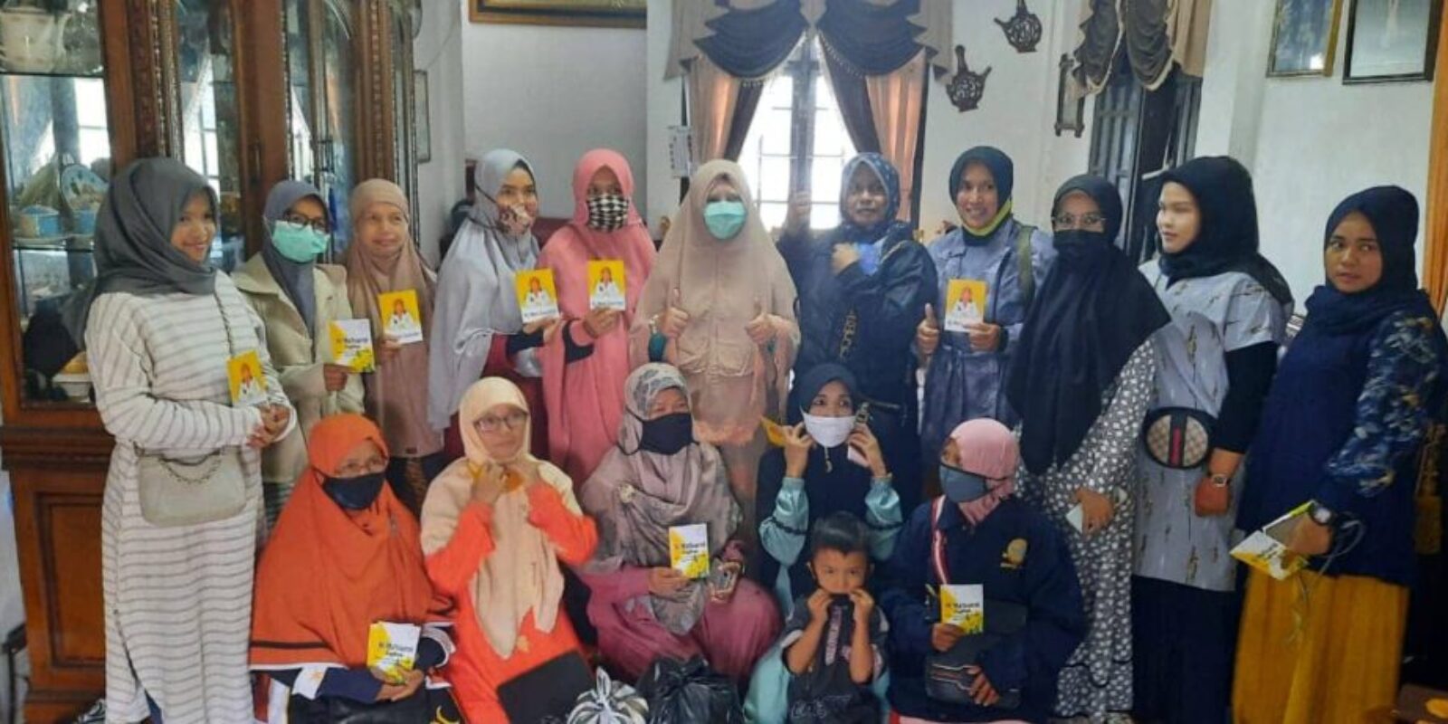 Nevi Zuairina Terus Berbagi di Bulan Ramadhan, Bulan Mulia yang Sangat Istimewa