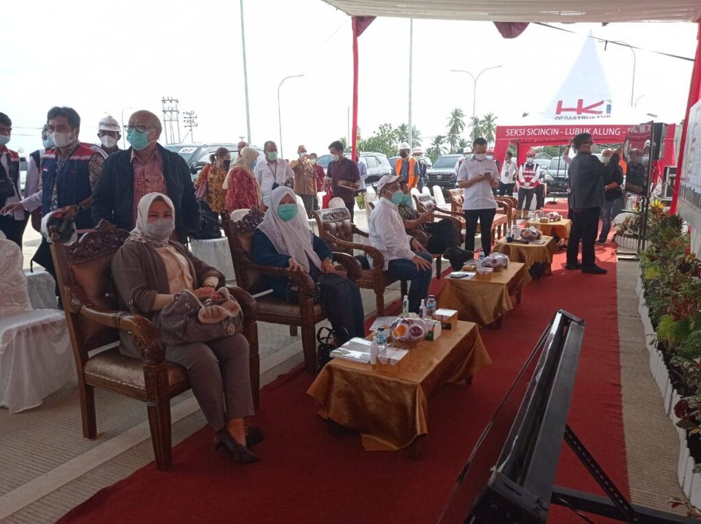 Pembangunan Proyek Infrastruktur Jalan Tol Padang-Sicincin, Nevi Zuairina Minta Penempatan Pelaku UMKM pada Rest Area Diprioritaskan