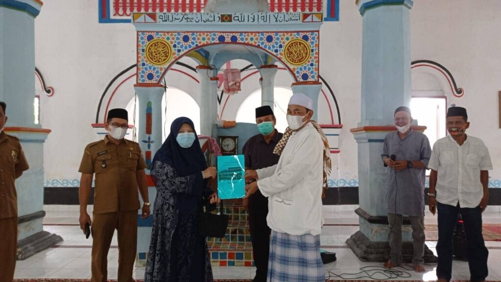 Bertemu Tokoh Masyarakat, Anggota DPR RI Komisi VI Hj Nevi Zuariana Kunjungi Masjid Raya Nagari Balah Aie Lubuk Pua