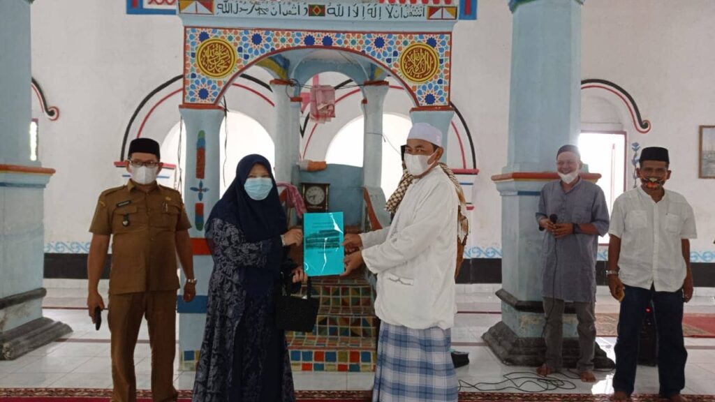 Bertemu Tokoh Masyarakat, Anggota DPR RI Komisi VI Hj Nevi Zuariana Kunjungi Masjid Raya Nagari Balah Aie Lubuk Pua