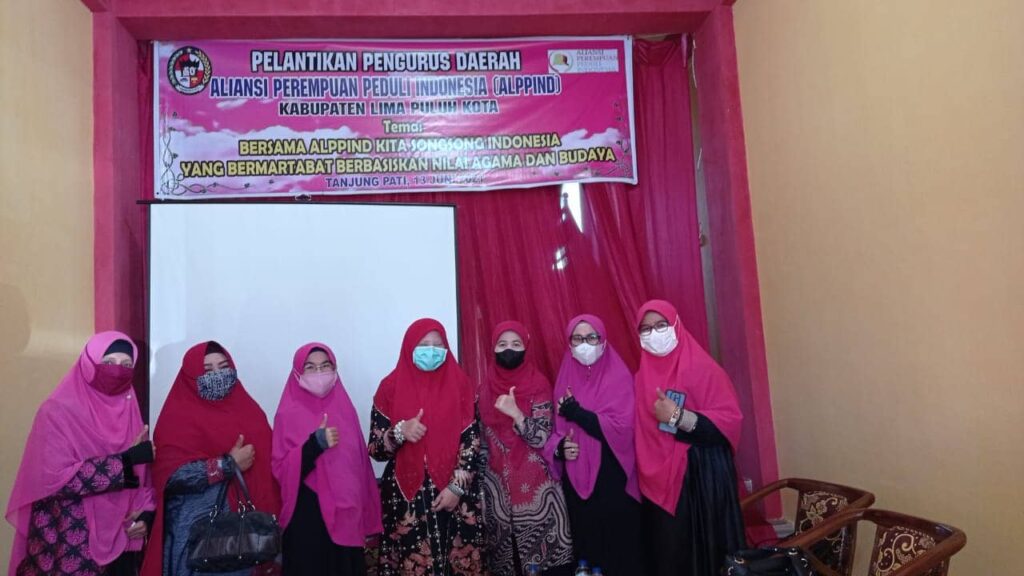 Hadir Pelantikan ALPIND 50 Kota, Nevi Zuairina Sampaikan Pentingnya Kaum Perempuan Penguatan Keluarga dalam pembangunan Nasional