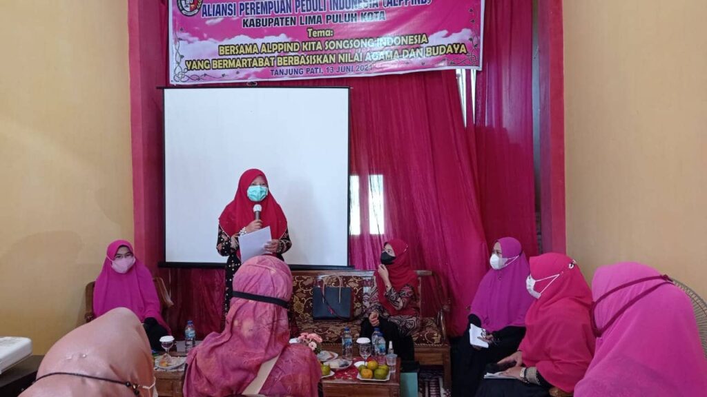 Hadir Pelantikan ALPIND 50 Kota, Nevi Zuairina Sampaikan Pentingnya Kaum Perempuan Penguatan Keluarga dalam pembangunan Nasional