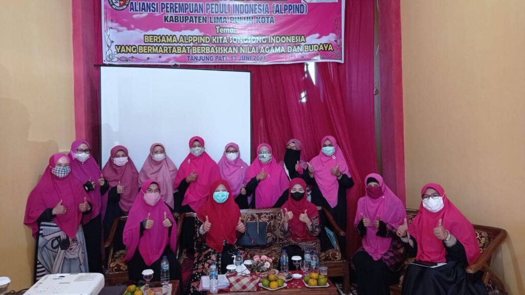 Hadir Pelantikan ALPIND 50 Kota, Nevi Zuairina Sampaikan Pentingnya Kaum Perempuan Penguatan Keluarga dalam pembangunan Nasional