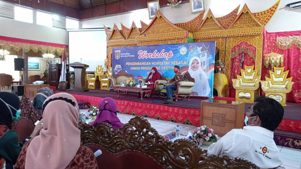 Mendukung Distinasi Pariwisata di Sumbar, Nevi Zuairina Turut Menggagas Pengembangan Homestay Sebagai salah Satu UMKM