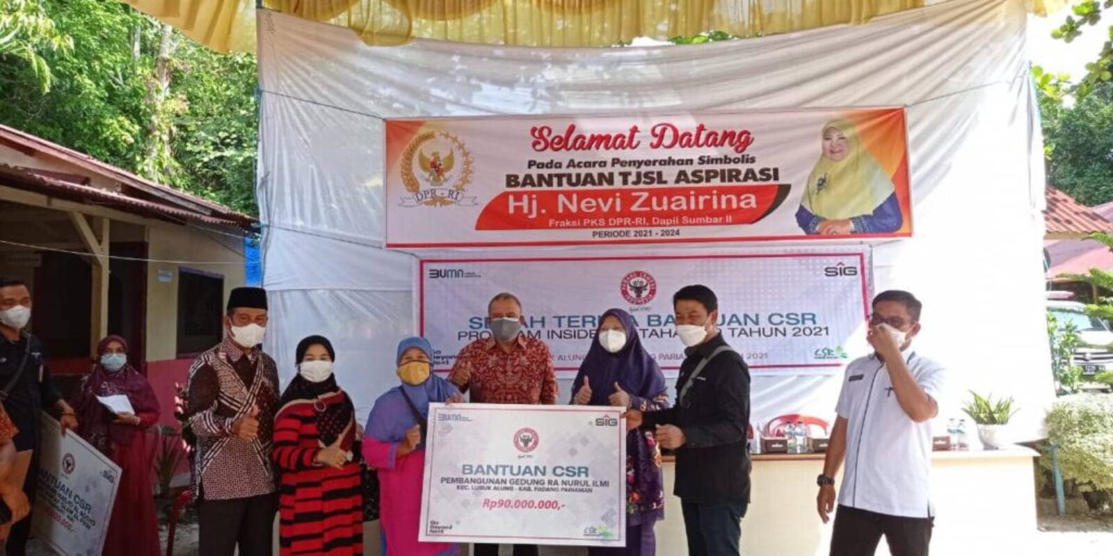 Nevi Zuairina Mengunjungi Lembaga Pendidikan yang Mendapat Bantuan
