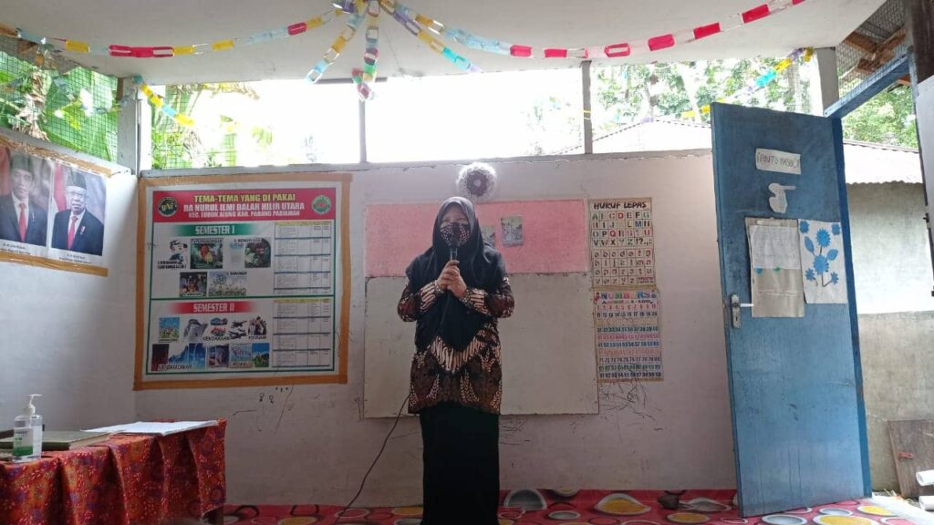 Nevi Zuairina Mengunjungi Lembaga Pendidikan yang Mendapat Bantuan