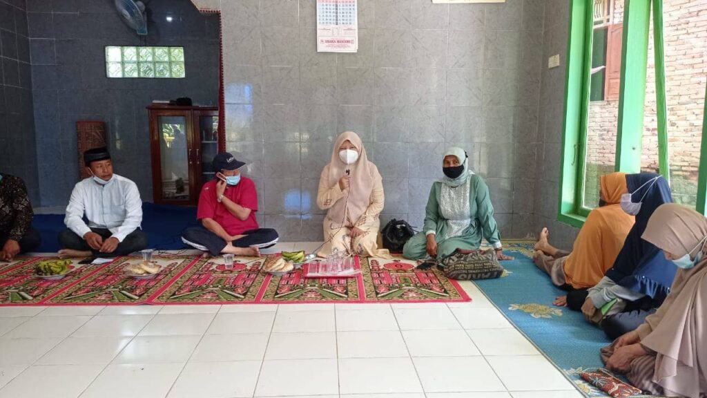 Rutinitas Hj. Nevi Zuairina Berkurban di Delapan Kabupaten Kota di Sumatera Barat