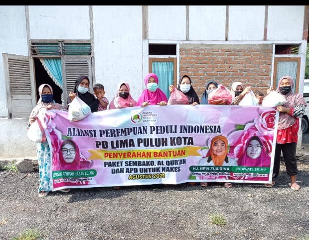Jelang HUT RI, Nevi Zuairina dan ALPPIND Laksanakan Penyebaran Paket Sembako, APD dan Al Qur’an