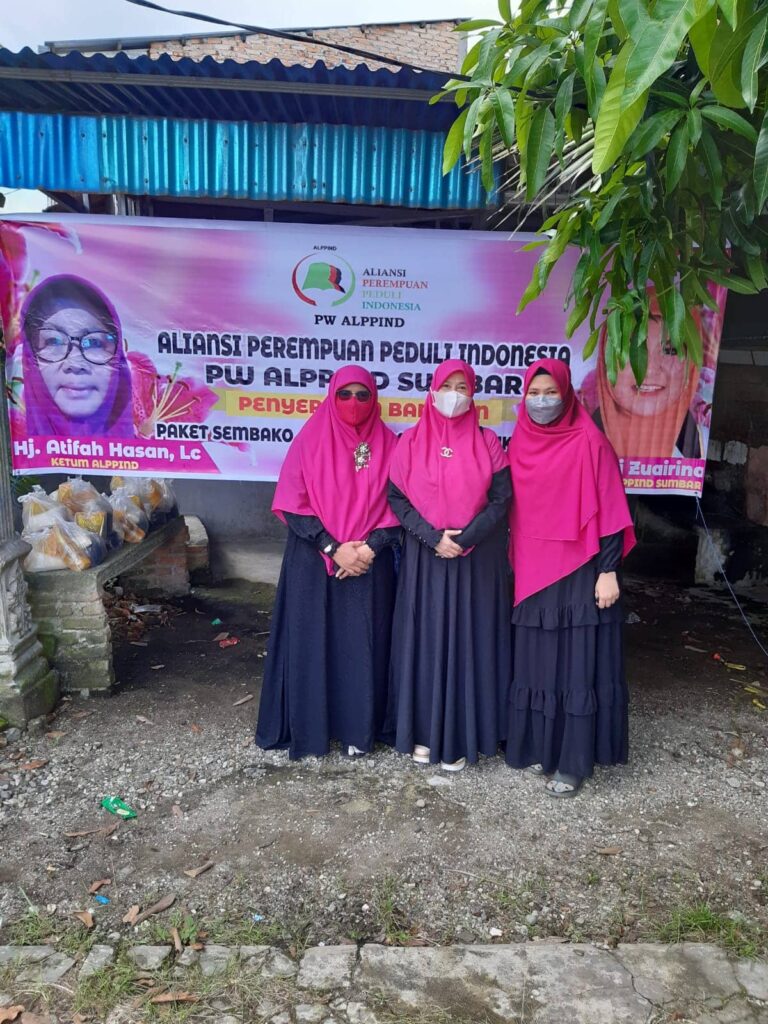 Jelang HUT RI, Nevi Zuairina dan ALPPIND Laksanakan Penyebaran Paket Sembako, APD dan Al Qur’an