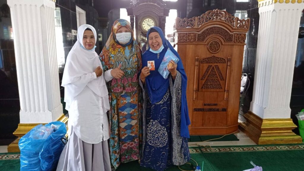 Bertemu Komunitas Majelis Ta'lim di Pariaman, Nevi Zuairina Sampaikan Aktivitas Sosial Yang Sekaligus Peningkatan Ilmu Pengetahuan