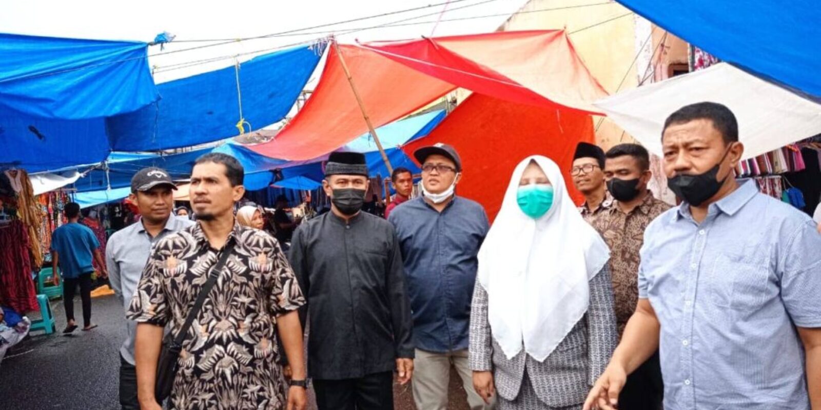 Kunjungi Pasar Lubuk Basung Kabupaten Agam, Nevi Zuairina Melaksanakan Fungsi Pengawasan Revitalisasi Pasar tahun 2022 Dari APBN